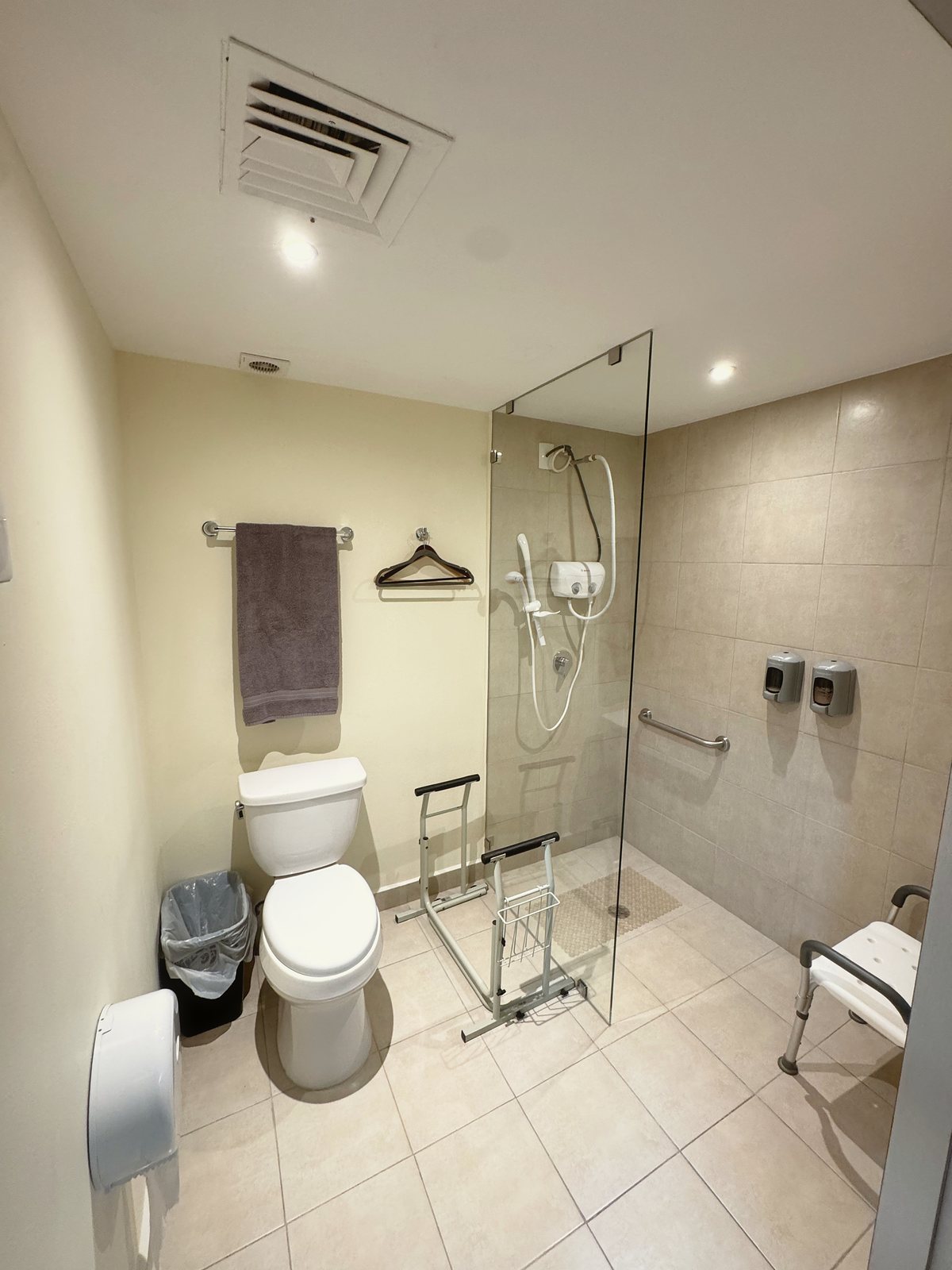 Baño privado de Clínica Médica Ciruelos