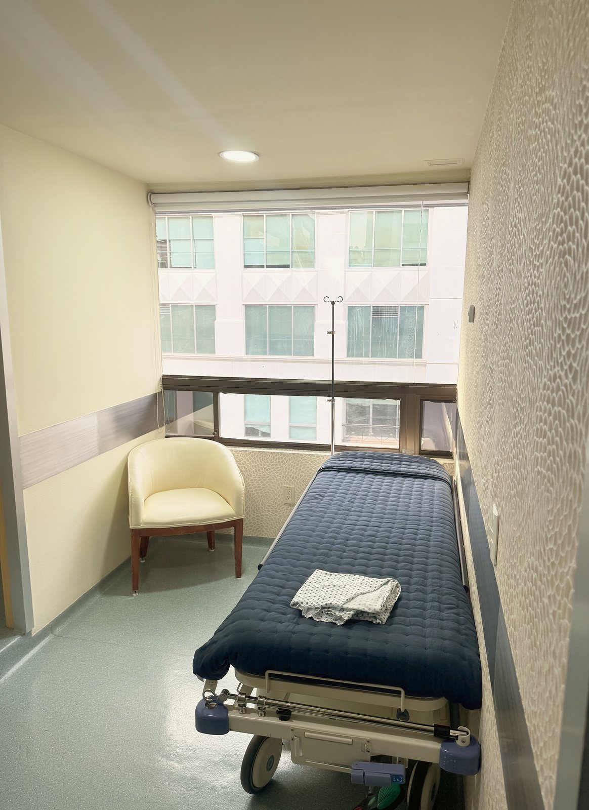 Habitación de recuperación de Clínica Médica Ciruelos