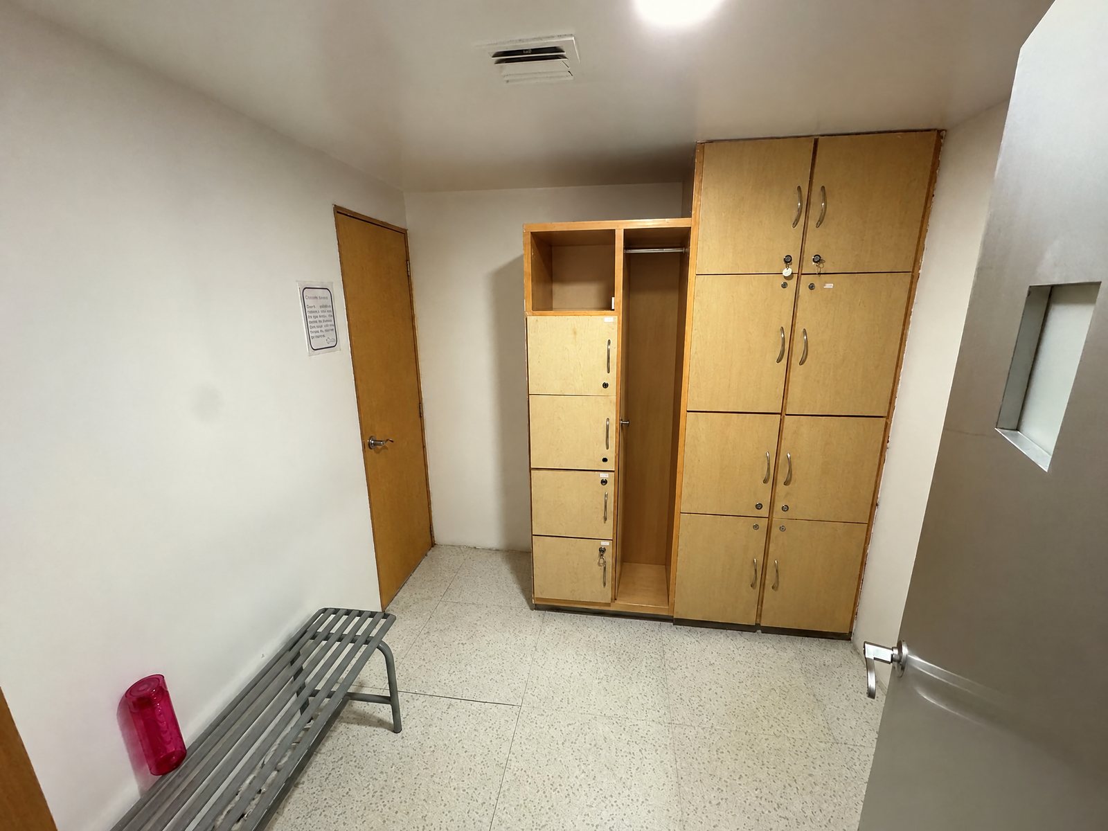 Vestidores de Clínica Médica Ciruelos